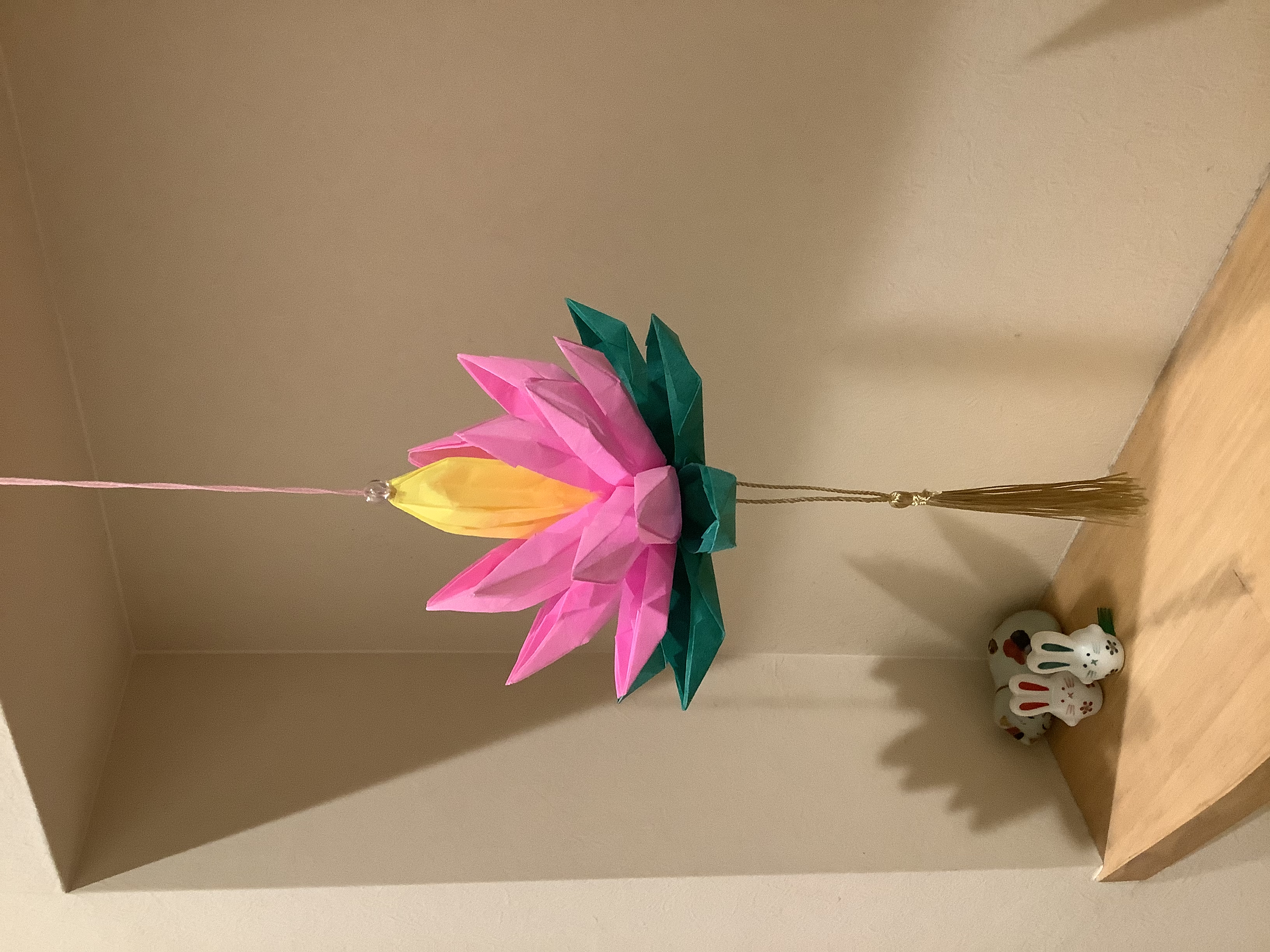 2022/07/01(Fri) 21:37「「はすの花」吊るし飾り」馬場久美子
（創作者 Author：韓国の伝承,　製作者 Folder：馬場久美子,　出典 Source：）
 お盆の時に飾りたいと思い作りました。